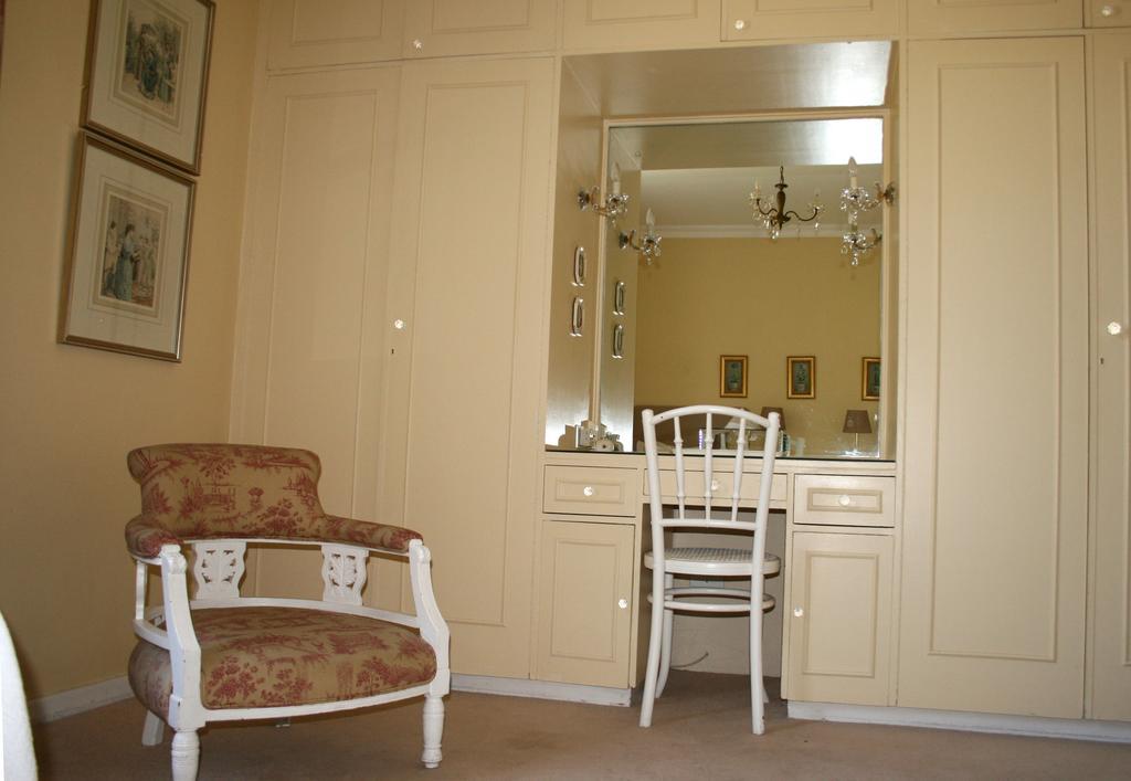 Dalmeny Hotel Cape Town Room photo