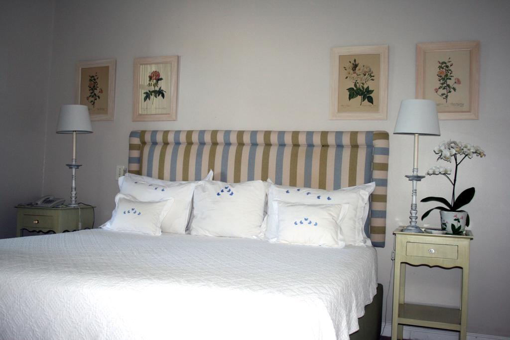 Dalmeny Hotel Cape Town Room photo